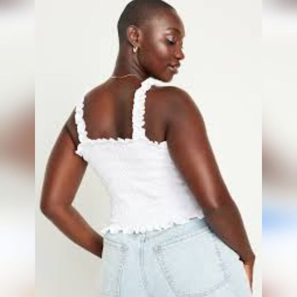 White 💯 cotton Smocked tank size L - Picture 1 of 7